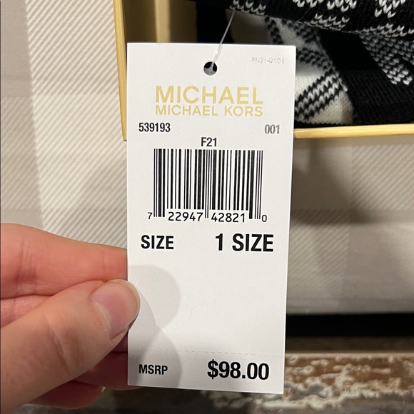 NWT Michael Kors Black & White Beanie and Scarf Pair with Logo Pattern - Picture 4 of 4